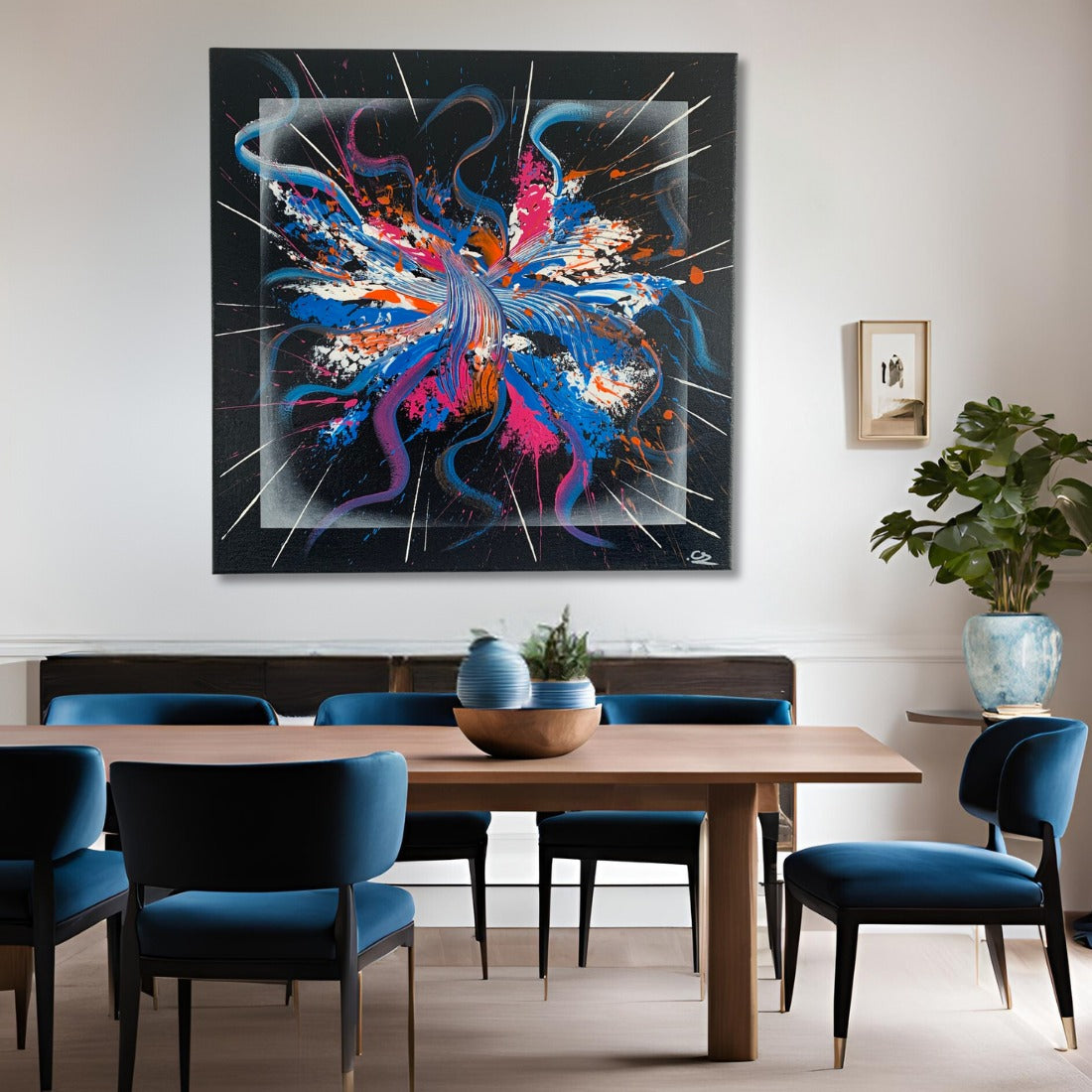 Le tableau abstrait intitulé "Adrénaline" de l'artiste peintre Charley l'art abstrait Placé dans une joli salle à manger.